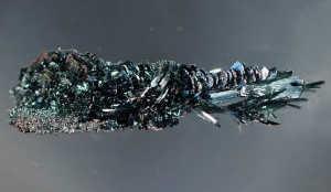 Crystals of semiconducting black arsenic phosphorus Image: Andreas Battenberg / TUM