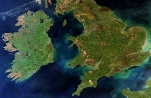 Low cost flexi-satellites to be built by Airbus in the UK Low cost flexi-satellites to be built by Airbus in the UK