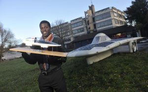 ©Si Barber/07739 472 922. (l-r)  Cambridge University student   Keno Marioghae,with his EcoRacer 23.11.2012. FREE EDITORIAL USE