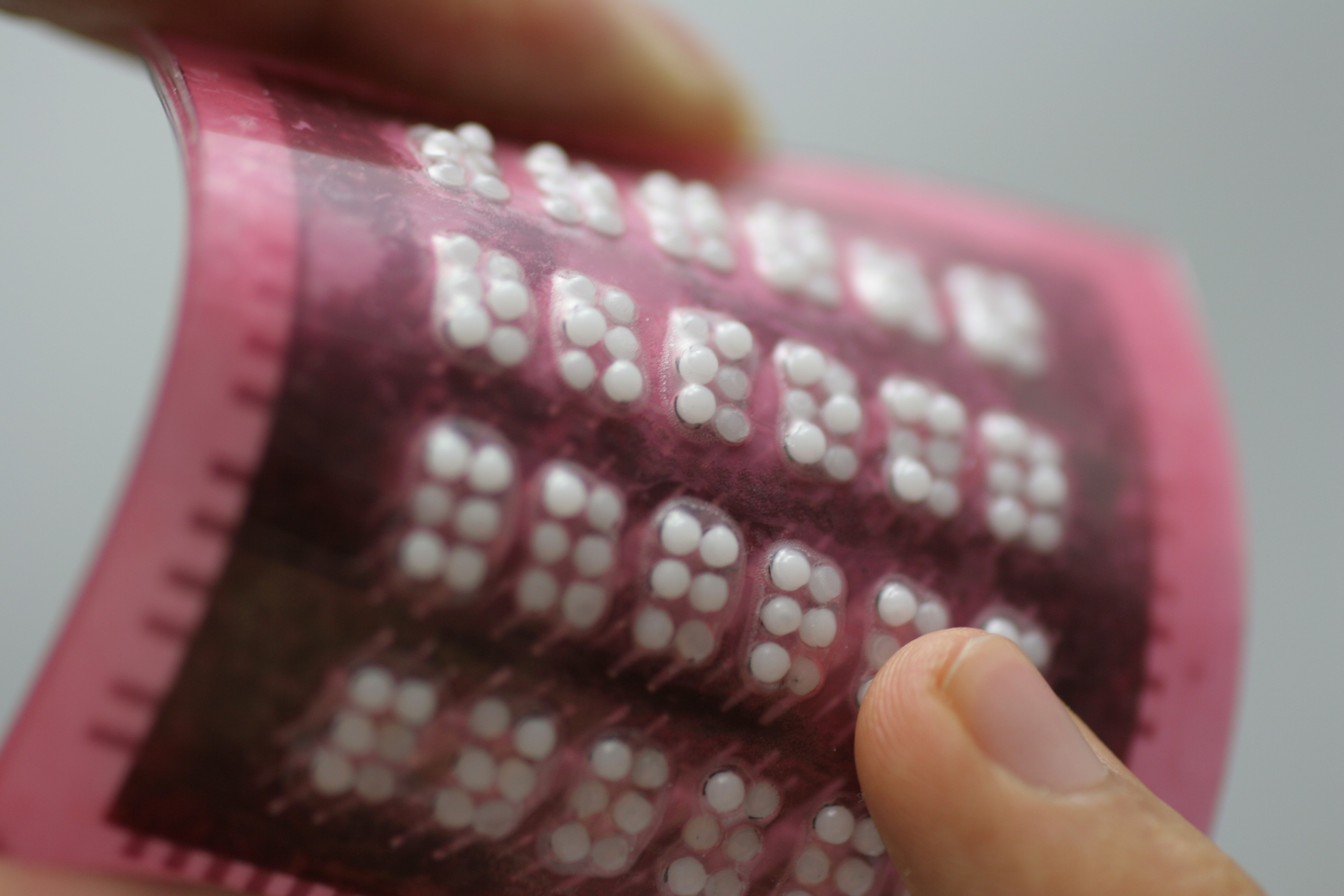 1mm thick polymer Braille display is bendable