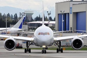 American_Airlines_Boeing_787-8_Dreamliner_N805AN_-_PAE_18677833553-300x200.jpg