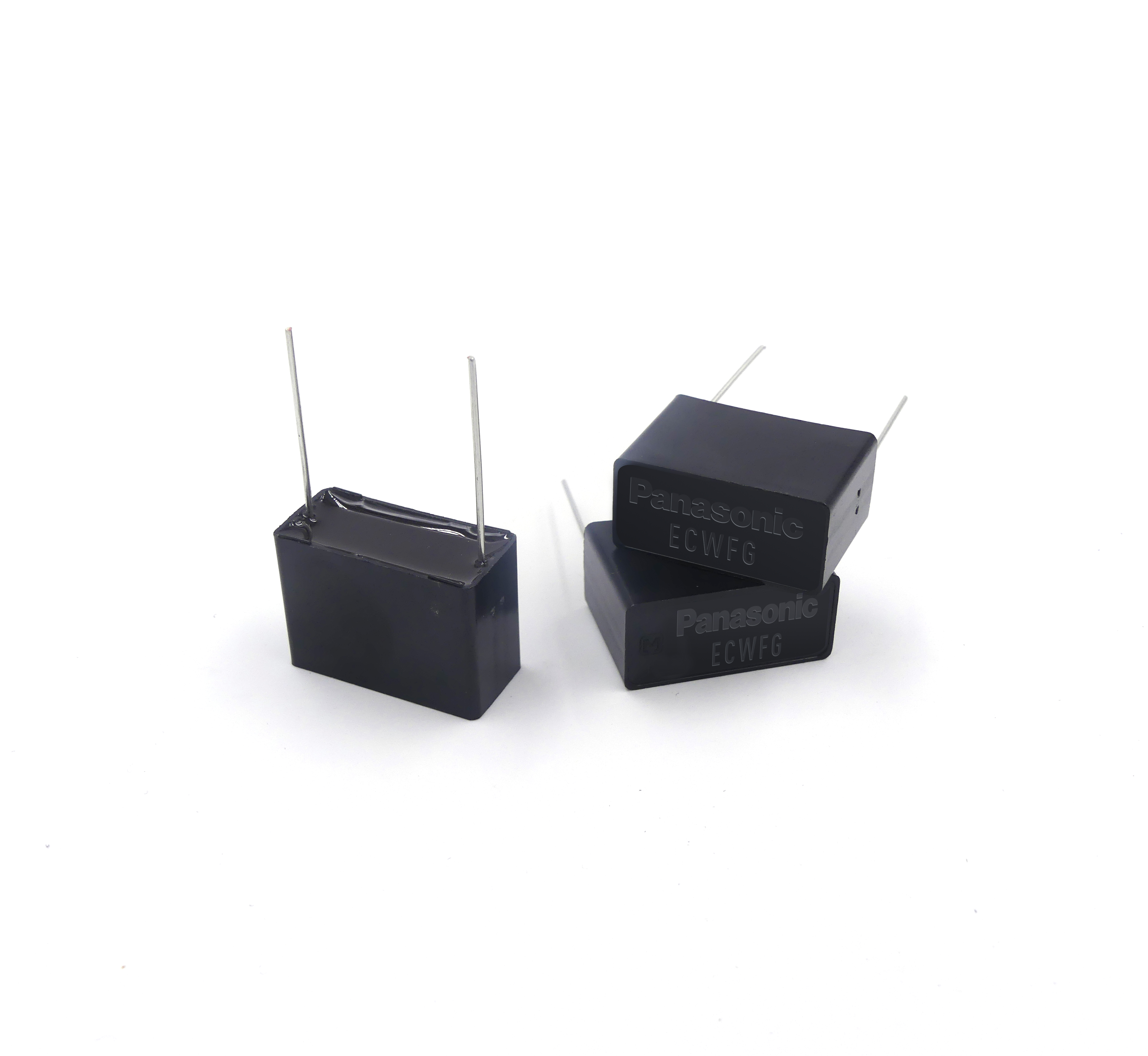 ECWFG Capacitors Have AEC-Q200 Qualification