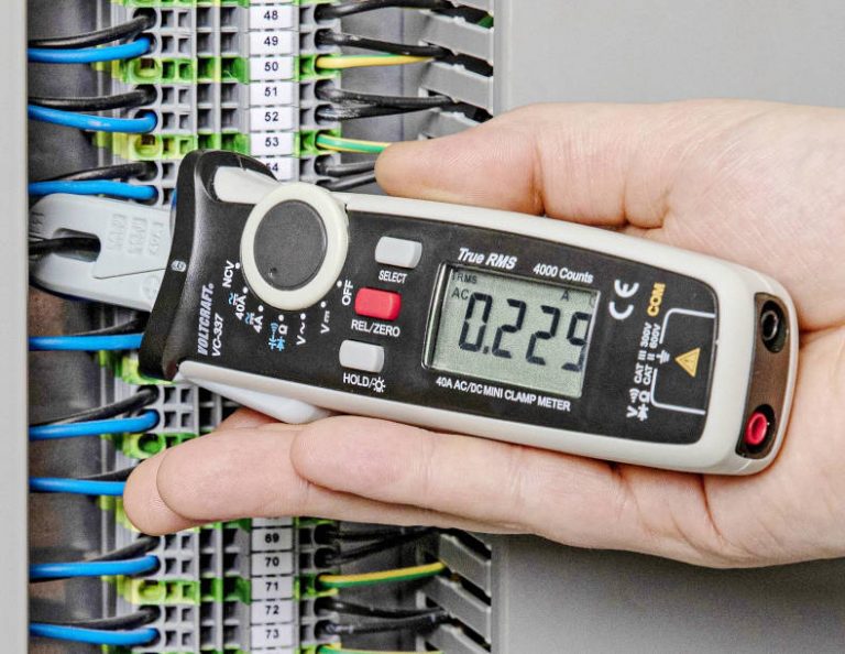 Current clamp with slimline jaw