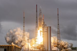Webb_liftoff_on_Ariane_5_pillars-300x200.jpg