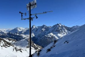 SensAlpin-for-Astrocast-Remote-monitoring-station-in-Schilthorn-300x200.jpg