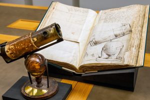 royal-society-newton-telescope-sketch-book-300x200.jpg