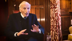  Astronomer Royal calls time on government funded manned spaceflight