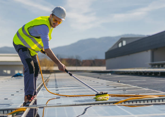 Emil Otto solar panel cleaner