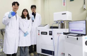 KIMM plasma equipment developed by Hyeong-U Kim left