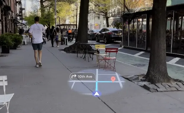 Android XR glasses - turn by turn navigation