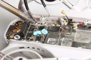 DJINeo_desoldering-300x200.webp