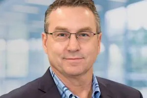 Naprotek James Eisenhaure