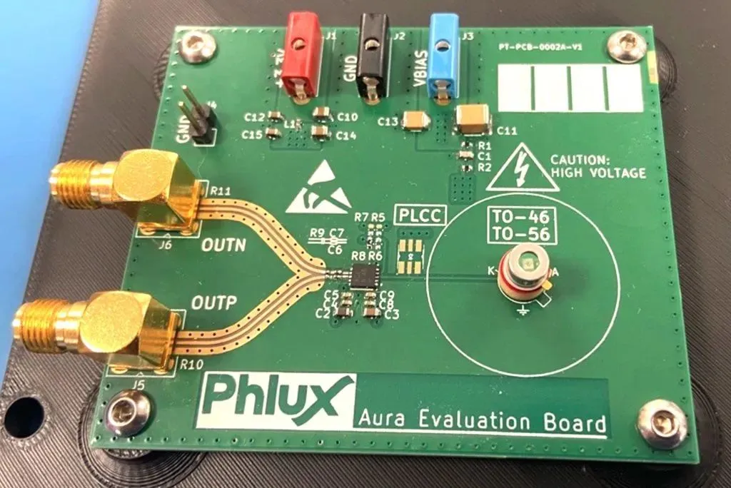 Phlux evaluation board for APD IR sensors