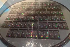 Uof Cal Santa Barbara III V laser on silicon