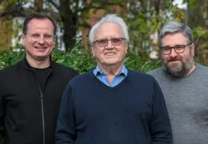 बाएं से: कामिल सोकोलोव्स्की, डेविड फ़िफ़, ओरेन शेरमन (सीटीओ)