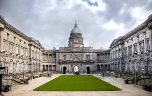 एडिनबर्ग के शोधकर्ताओं ने नई अर्ध सामग्री का आविष्कार किया