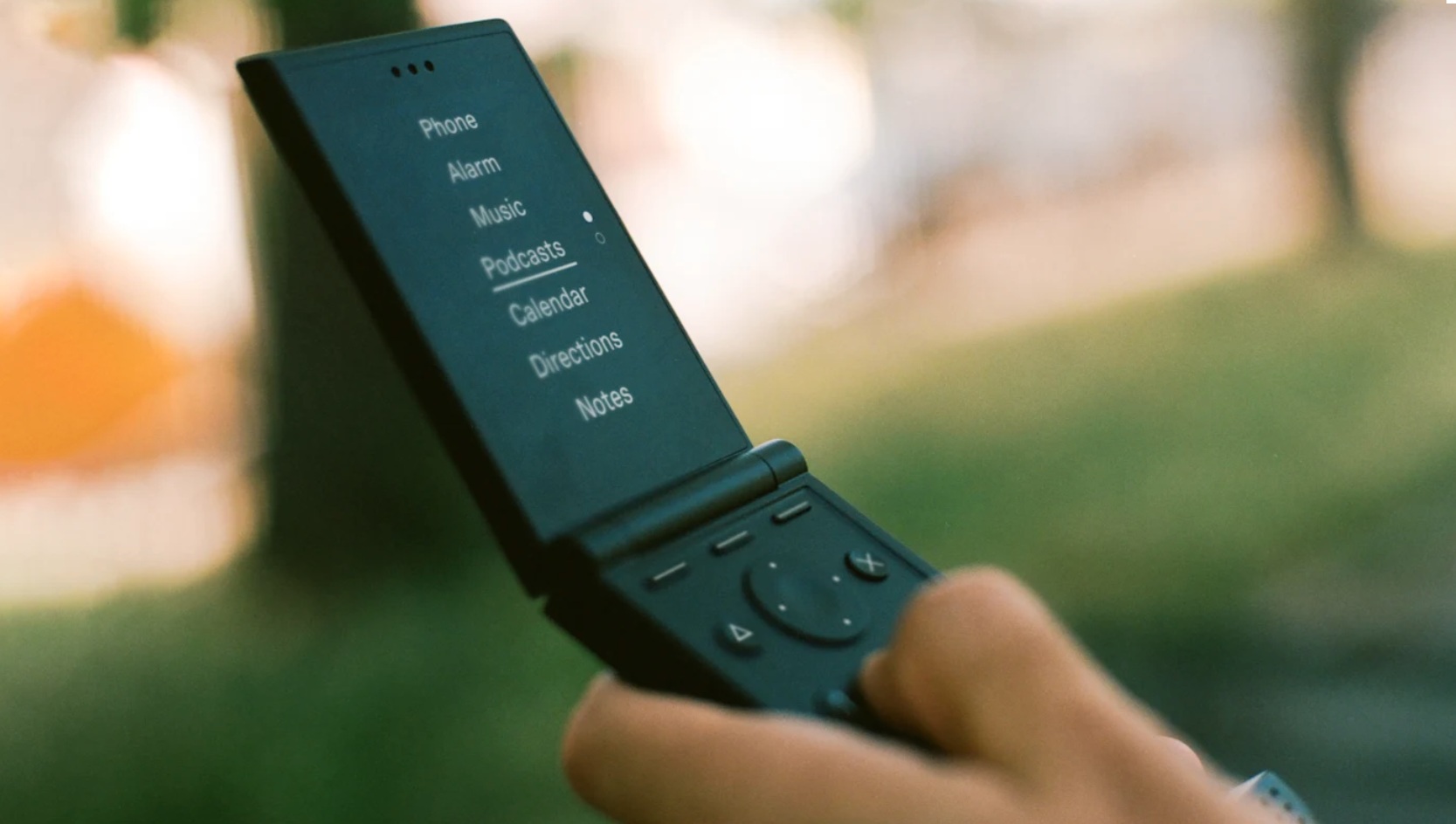Light Flip smartphone takes minimalist approach