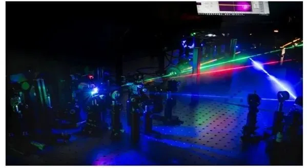 Turku  researchers demo solid-state organic laser microcavity fabricated entirely by solution processing