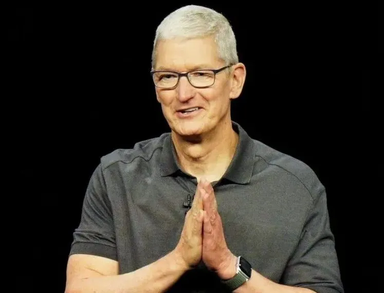 Tim Cook - Apple