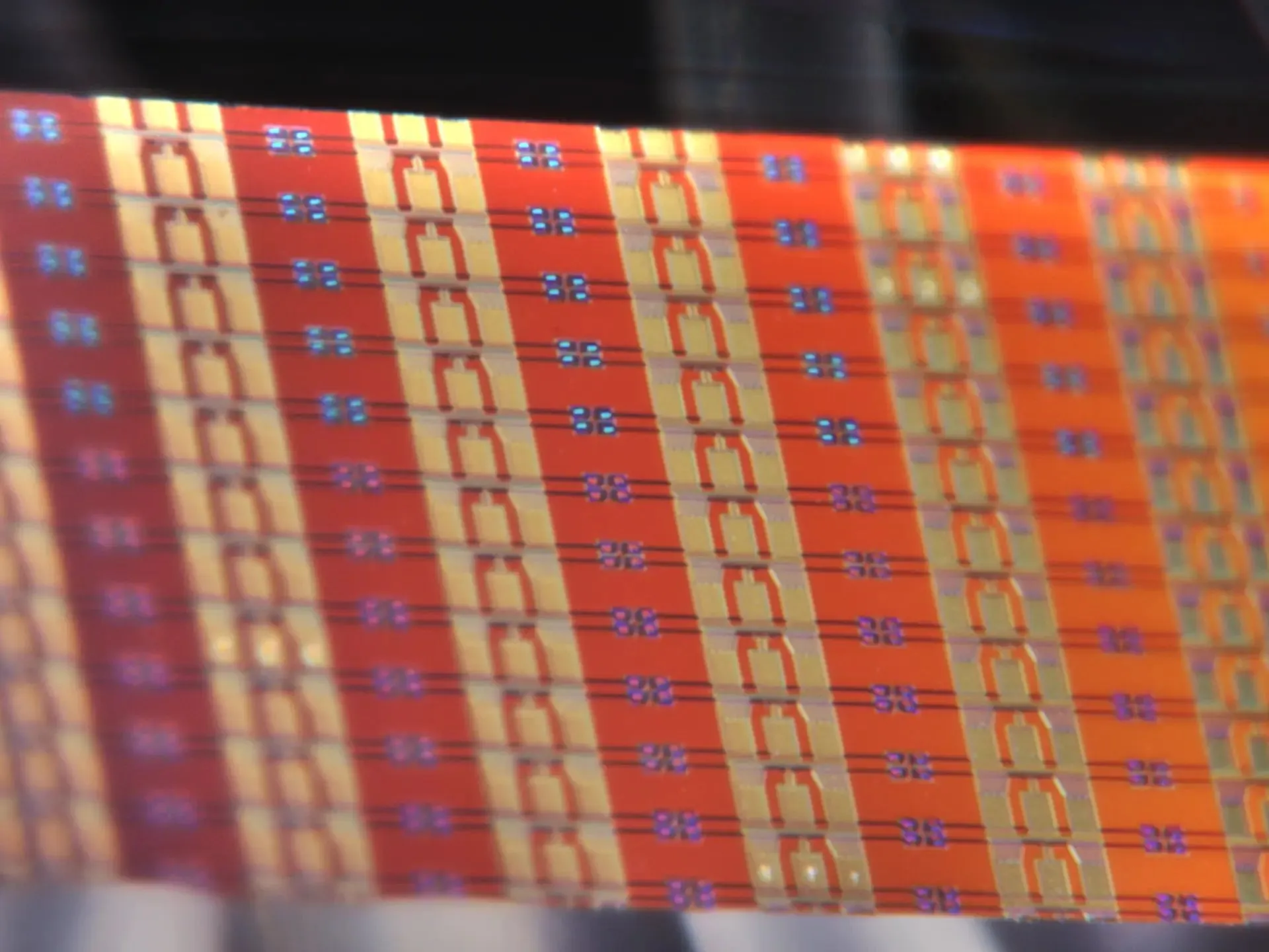 World’s first net 400 Gps optical link employing an APD receiver