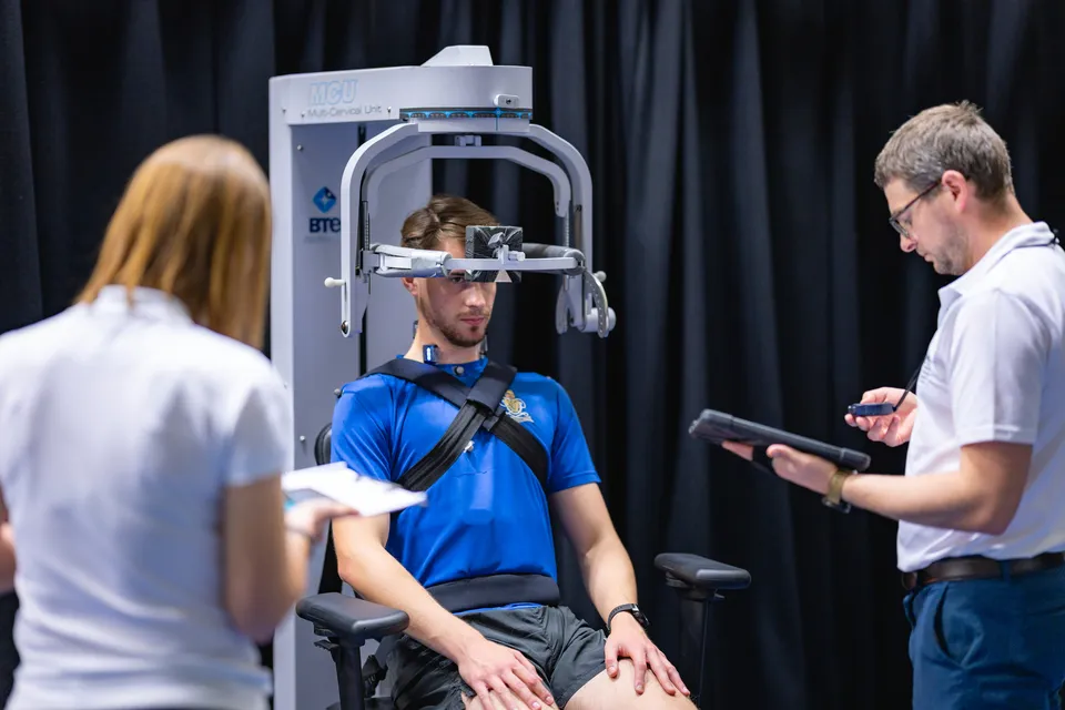 HEADS UP – Dstl trialling safe usage of head-mounted military technology