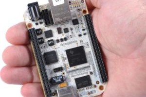 beaglebone-in-hand-300x200.jpg