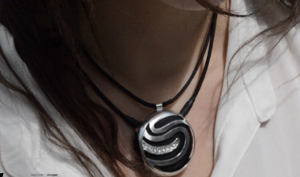 Gadget Watch: Auranova Bluetooth necklace vibrates for incoming calls ⋆ ...